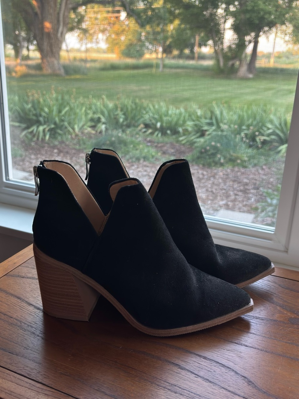 Women's Black Suede Like Pointed Toe Block Heel Ankle Boots